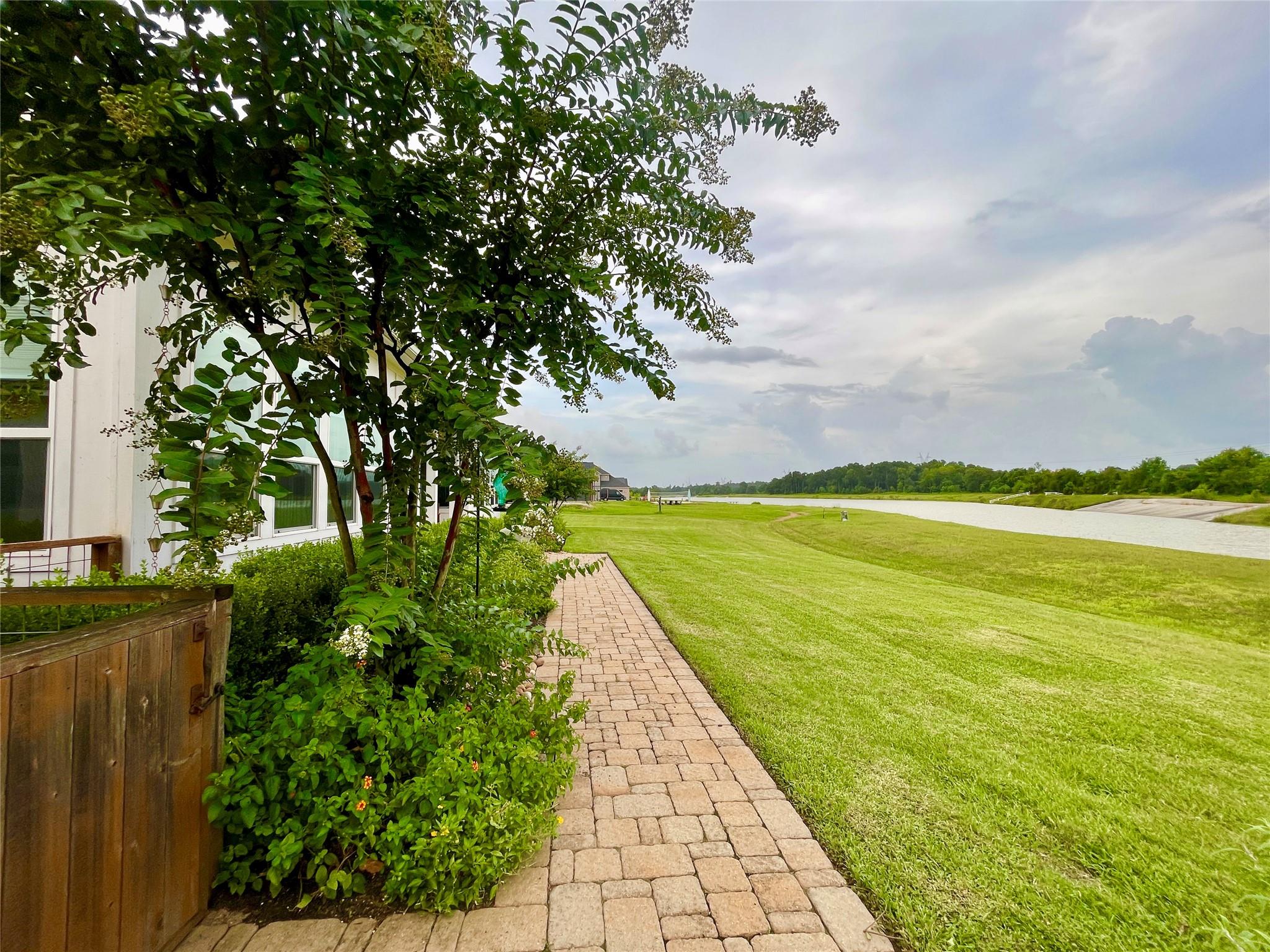 11718 W Border Oak Drive
