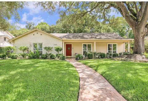Photo of 12518 Hazelwood Lane, Houston, TX 77077 (MLS # 90668737)