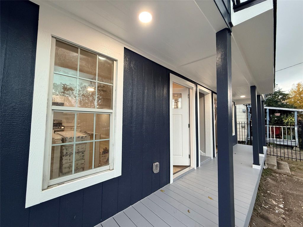 Photo of 5238 Pease St St #2, Houston, TX 77023 (MLS # 10131337)