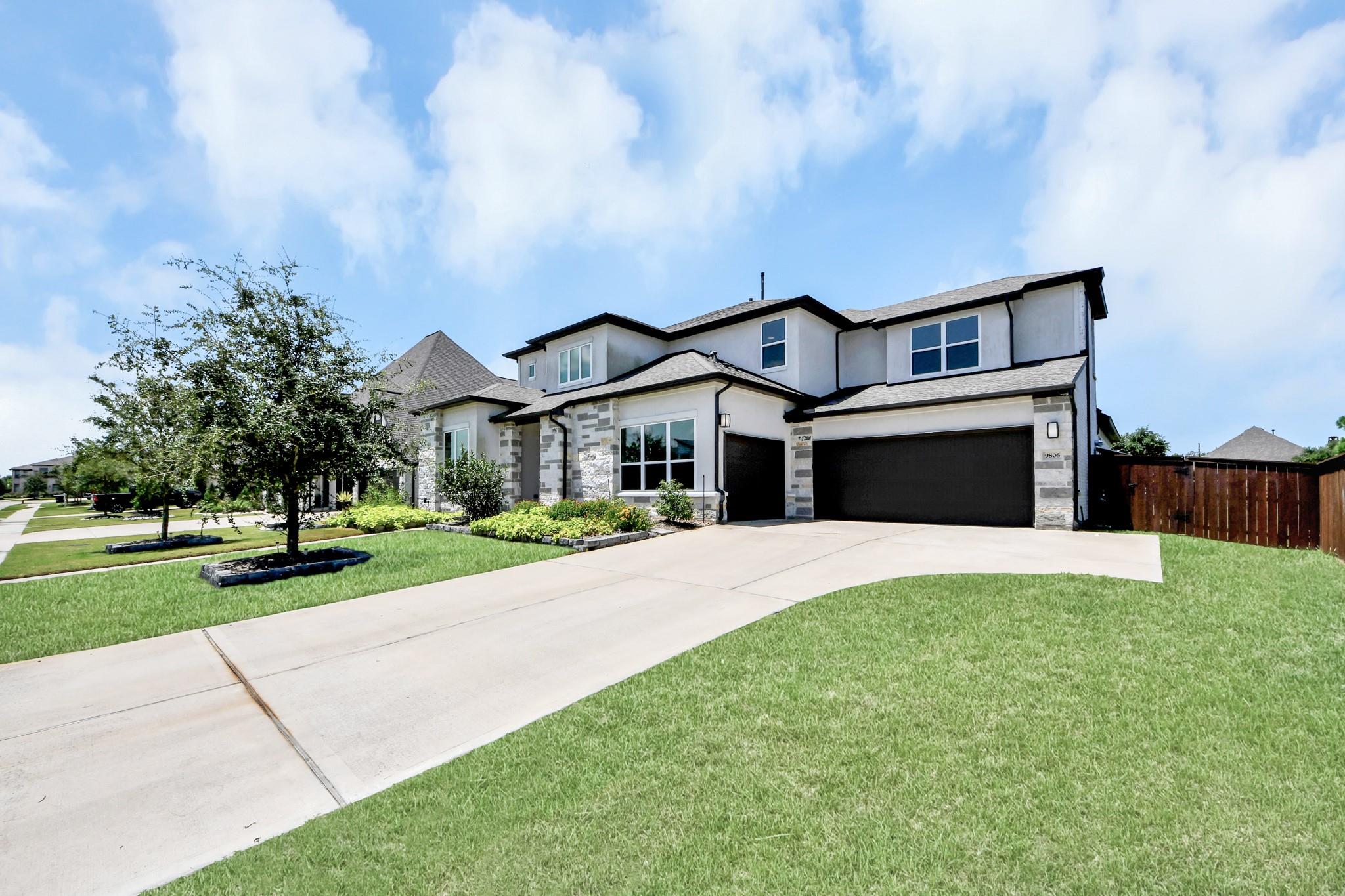 9806 Wright Drive