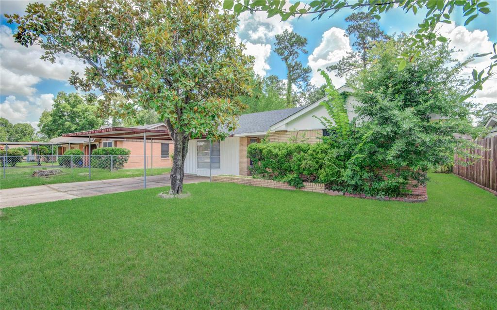 Photo of 9526 Balsam Lane, Houston, TX 77078 (MLS # 94846037)