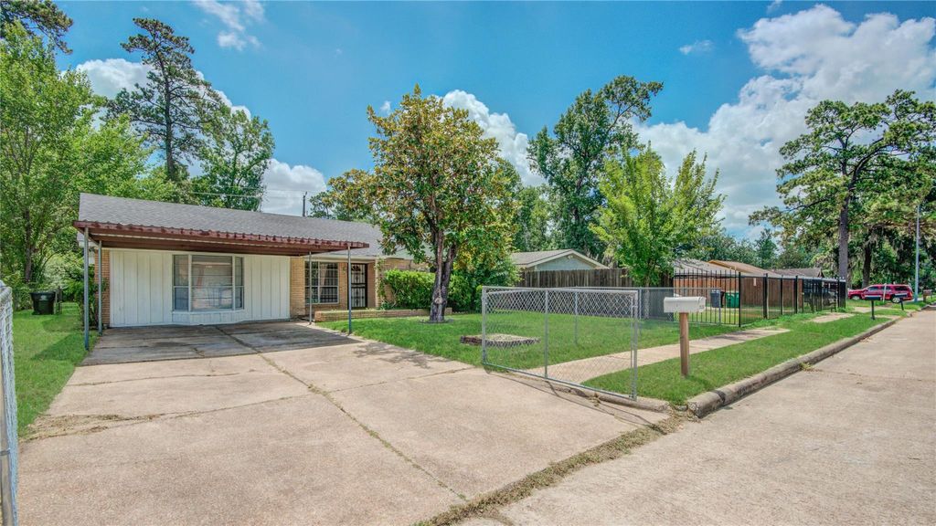 Photo of 9526 Balsam Lane, Houston, TX 77078 (MLS # 94846037)