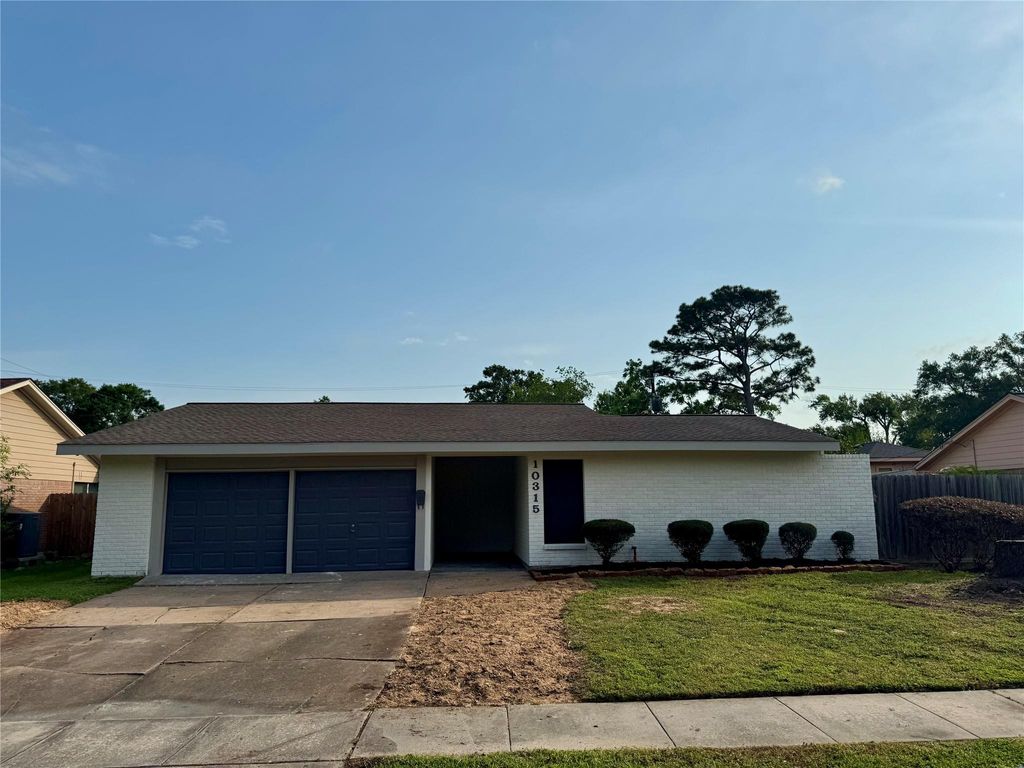 Photo of 10315 Carlow Lane, La Porte, TX 77571 (MLS # 53264243)