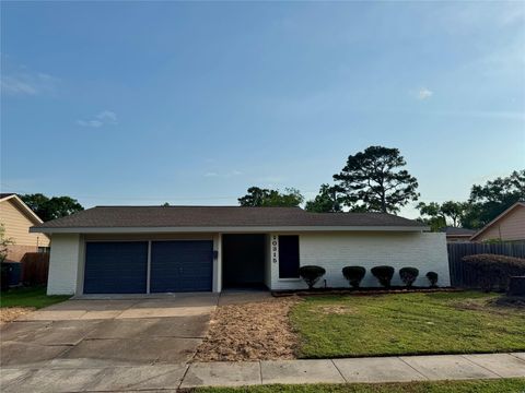 Photo of 10315 Carlow Lane, La Porte, TX 77571 (MLS # 53264243)