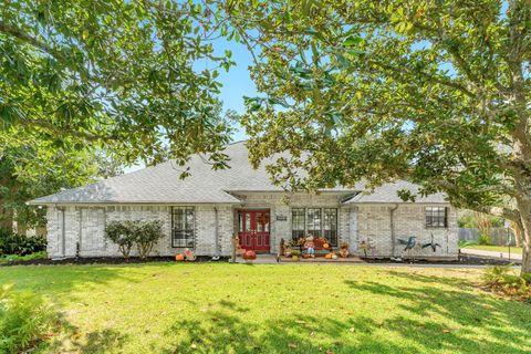 Photo of 2334 Ridgewood Drive, West Columbia, TX 77486 (MLS # 23418070) Photo of 2334 Ridgewood Drive, West Columbia, TX 77486 (MLS # 23418070)