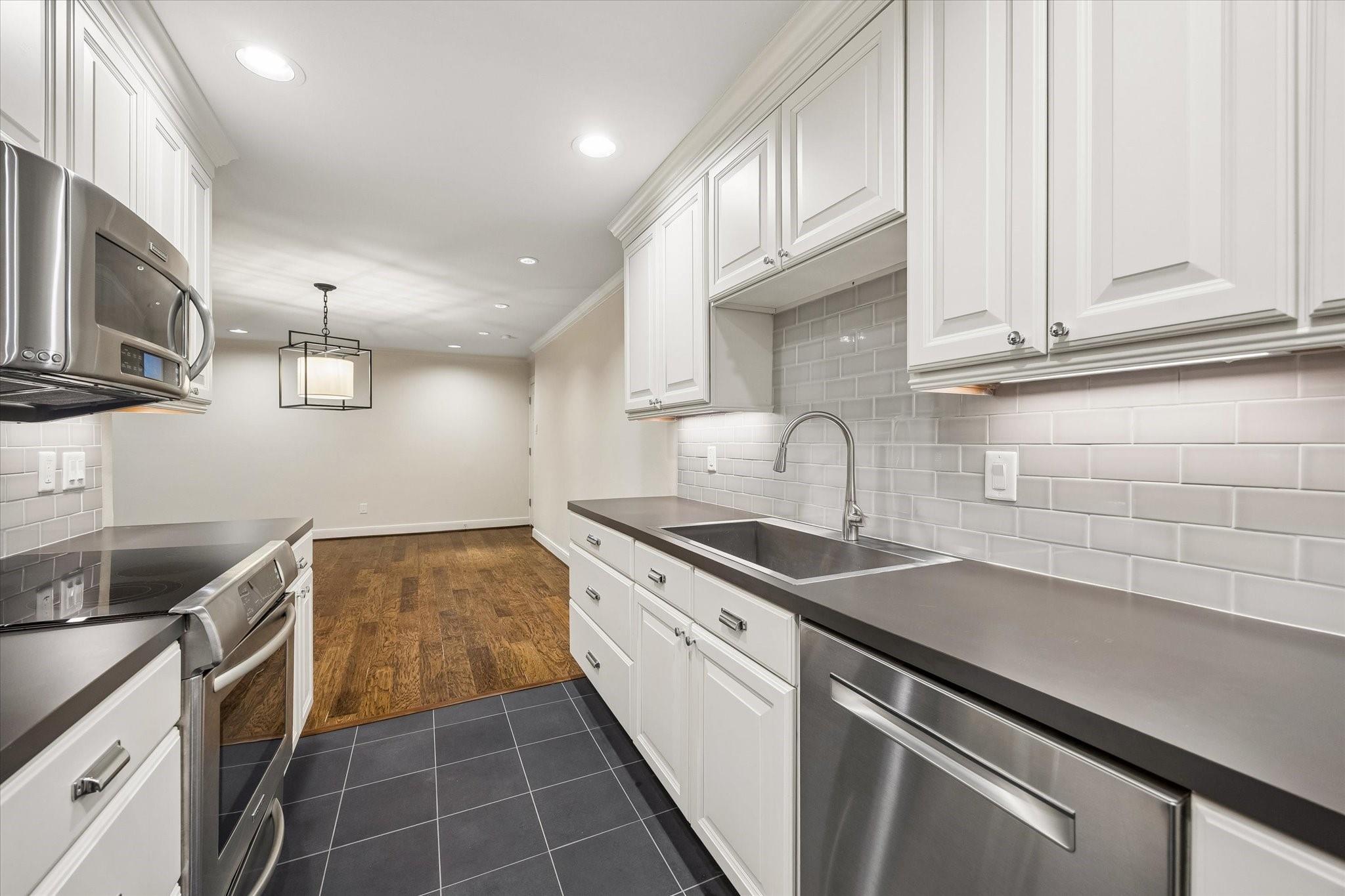 7555 Katy Freeway 65
