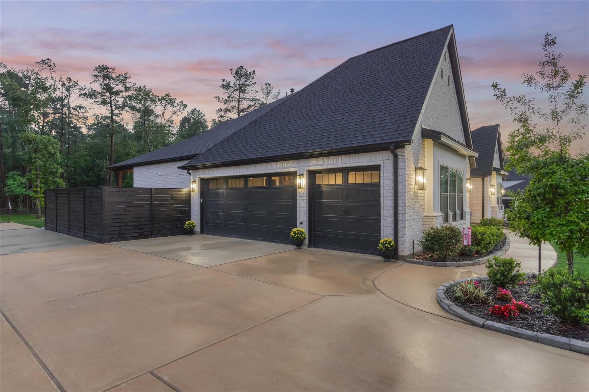 8220 Cavell Ct