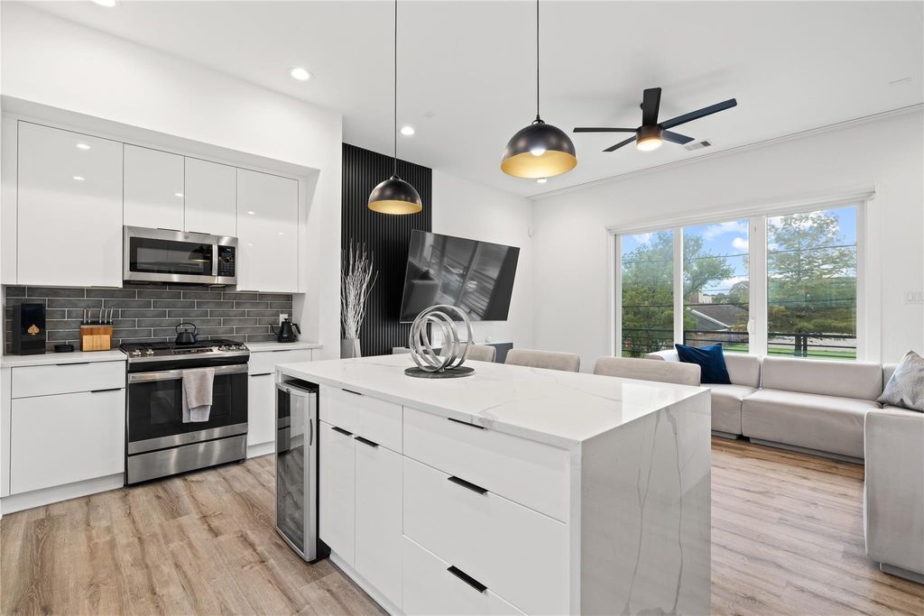 Photo of 2404 Hadley Street #C, Houston, TX 77003 (MLS # 19129941)