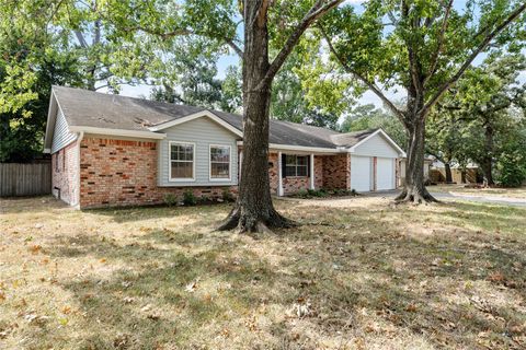 Photo of 10429 Moorberry Lane, Houston, TX 77043 (MLS # 33409604)