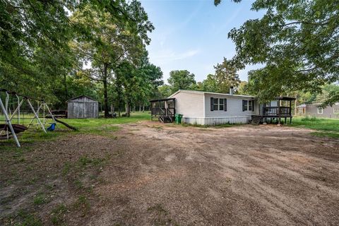 Photo of 180 An County Road 4251, Palestine, TX 75803 (MLS # 73432413)