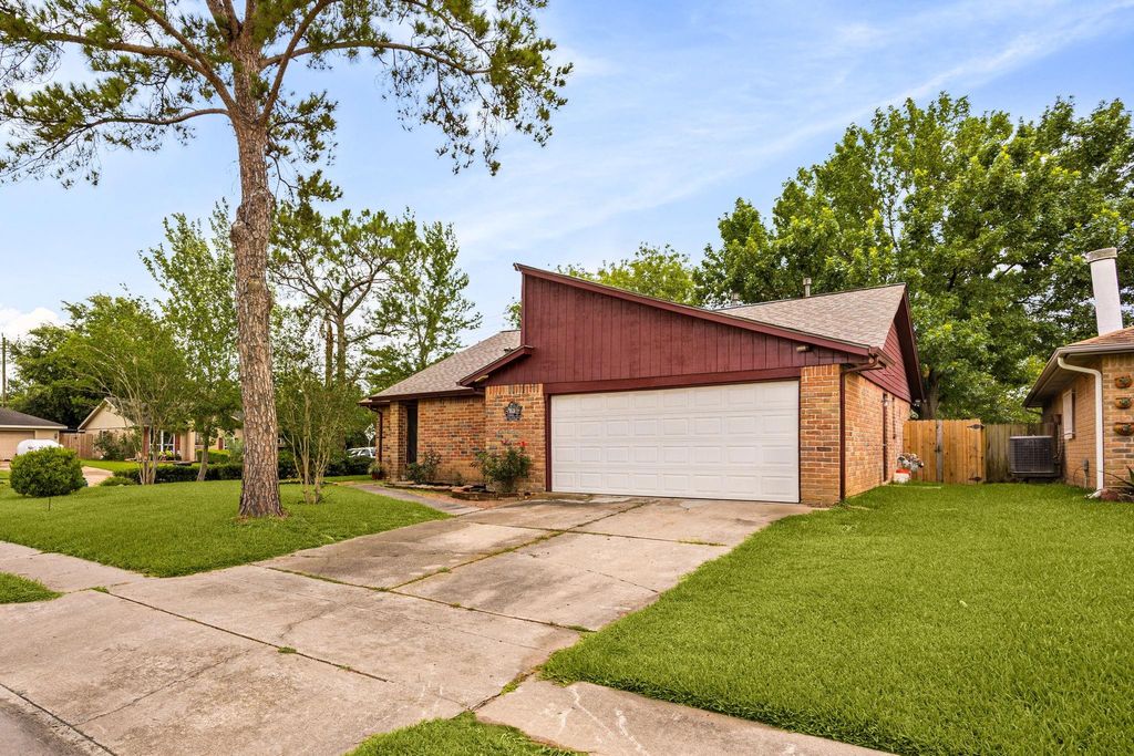 Photo of 9534 Fuqua Street, Houston, TX 77075 (MLS # 90303655)