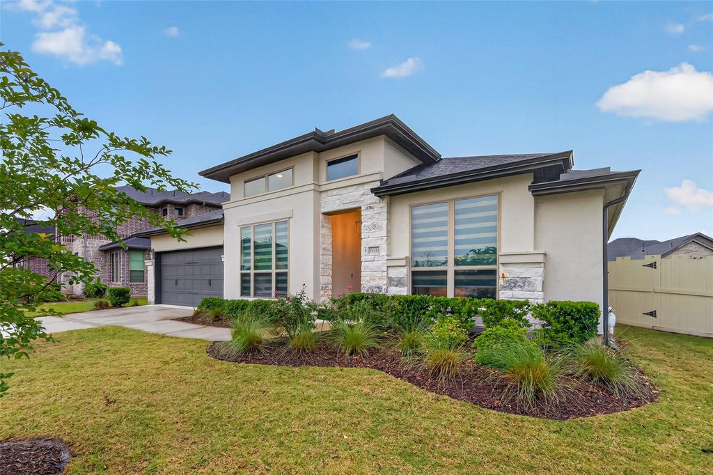 Photo of 10383 Bayou Oaks Drive, Conroe, TX 77385 (MLS # 3717206)