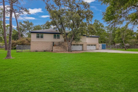 Homes For Sale - 1010 Rosewood Drive<br/> Galveston County, Dickinson, TX 77539