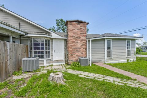 Photo of 14249 Brownsville Street, Houston, TX 77015 (MLS # 44413216)