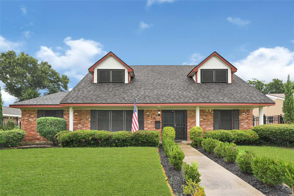 Photo of 215 Coronation Drive, Houston, TX 77034 (MLS # 88595072)