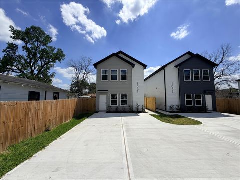 Photo of 1031 North Lane #A, Houston, TX 77088 (MLS # 68577747)