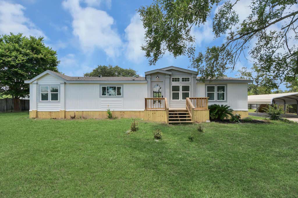 Photo of 11735 E Old Oak Trail, Willis, TX 77378 (MLS # 9334673)