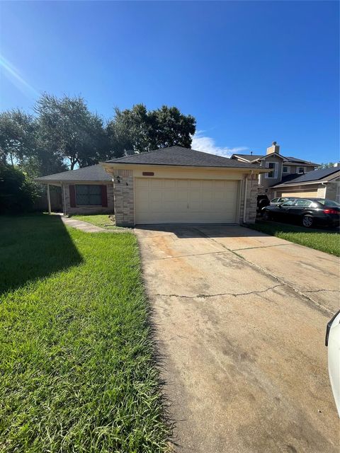 Photo of 11014 Landsbury Circle, Houston, TX 77099 (MLS # 23712107) Photo of 11014 Landsbury Circle, Houston, TX 77099 (MLS # 23712107)