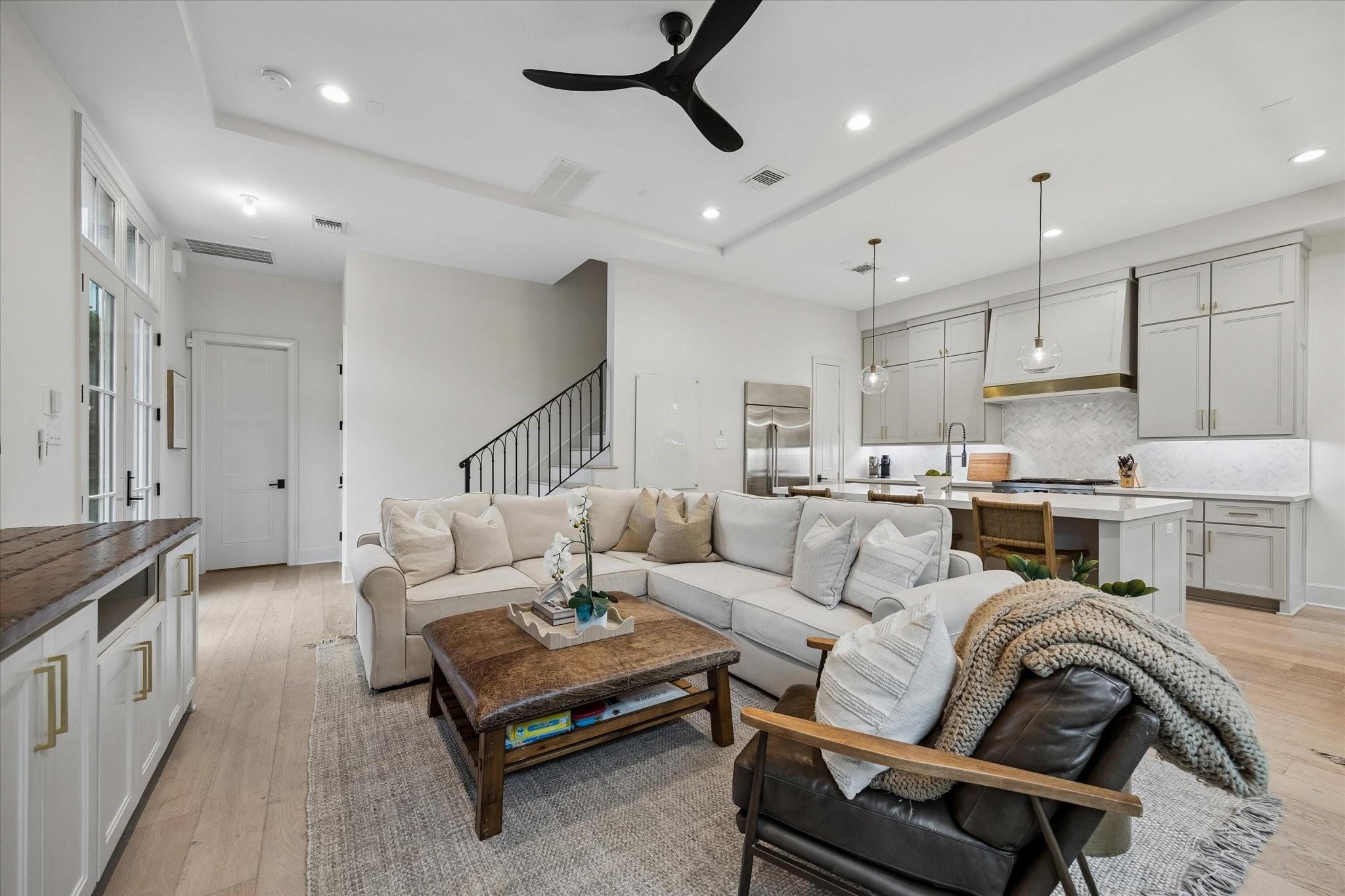 Houston, Texas, 77024, United States, 4 Bedrooms Bedrooms, ,5 BathroomsBathrooms,Residential,Active,2052017