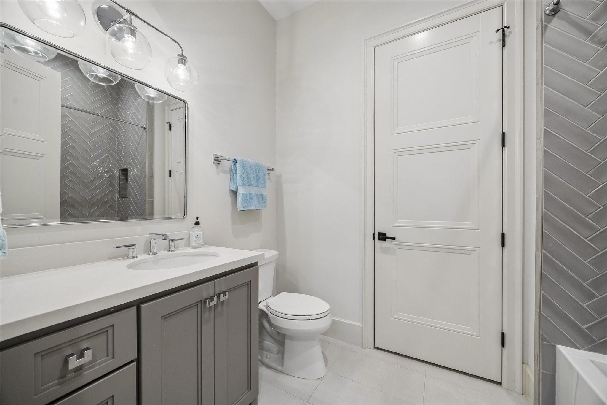 Houston, Texas, 77024, United States, 4 Bedrooms Bedrooms, ,5 BathroomsBathrooms,Residential,Active,2052017