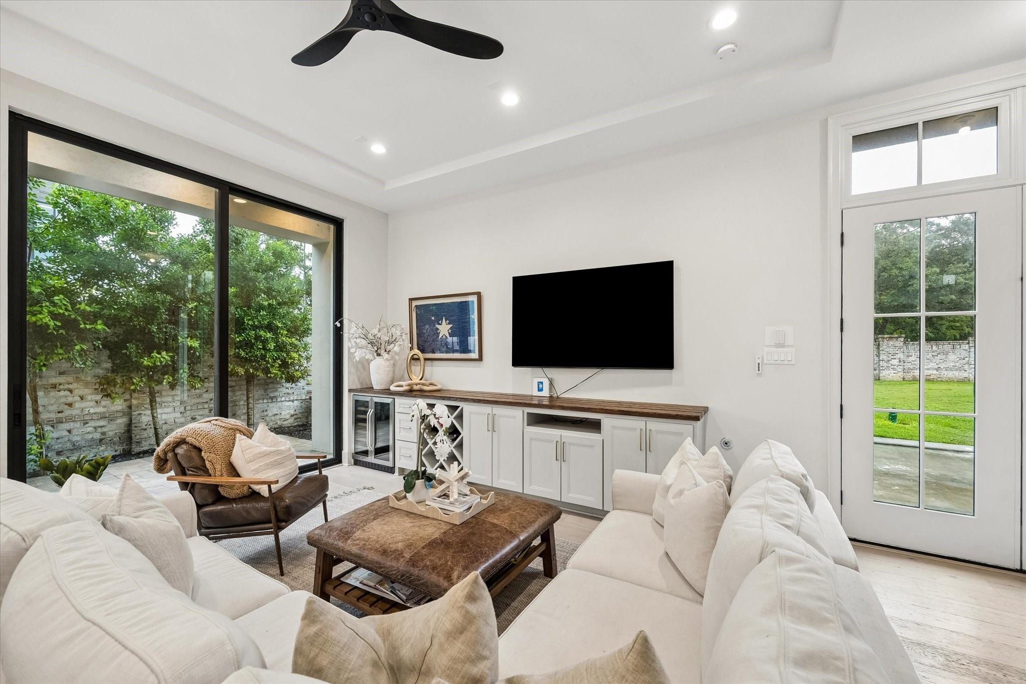 Houston, Texas, 77024, United States, 4 Bedrooms Bedrooms, ,5 BathroomsBathrooms,Residential,Active,2052017