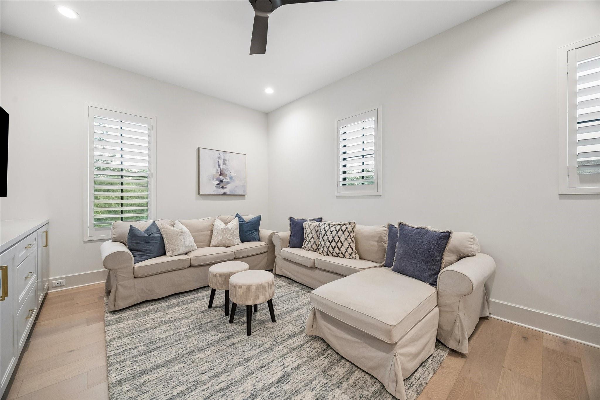 Houston, Texas, 77024, United States, 4 Bedrooms Bedrooms, ,5 BathroomsBathrooms,Residential,Active,2052017