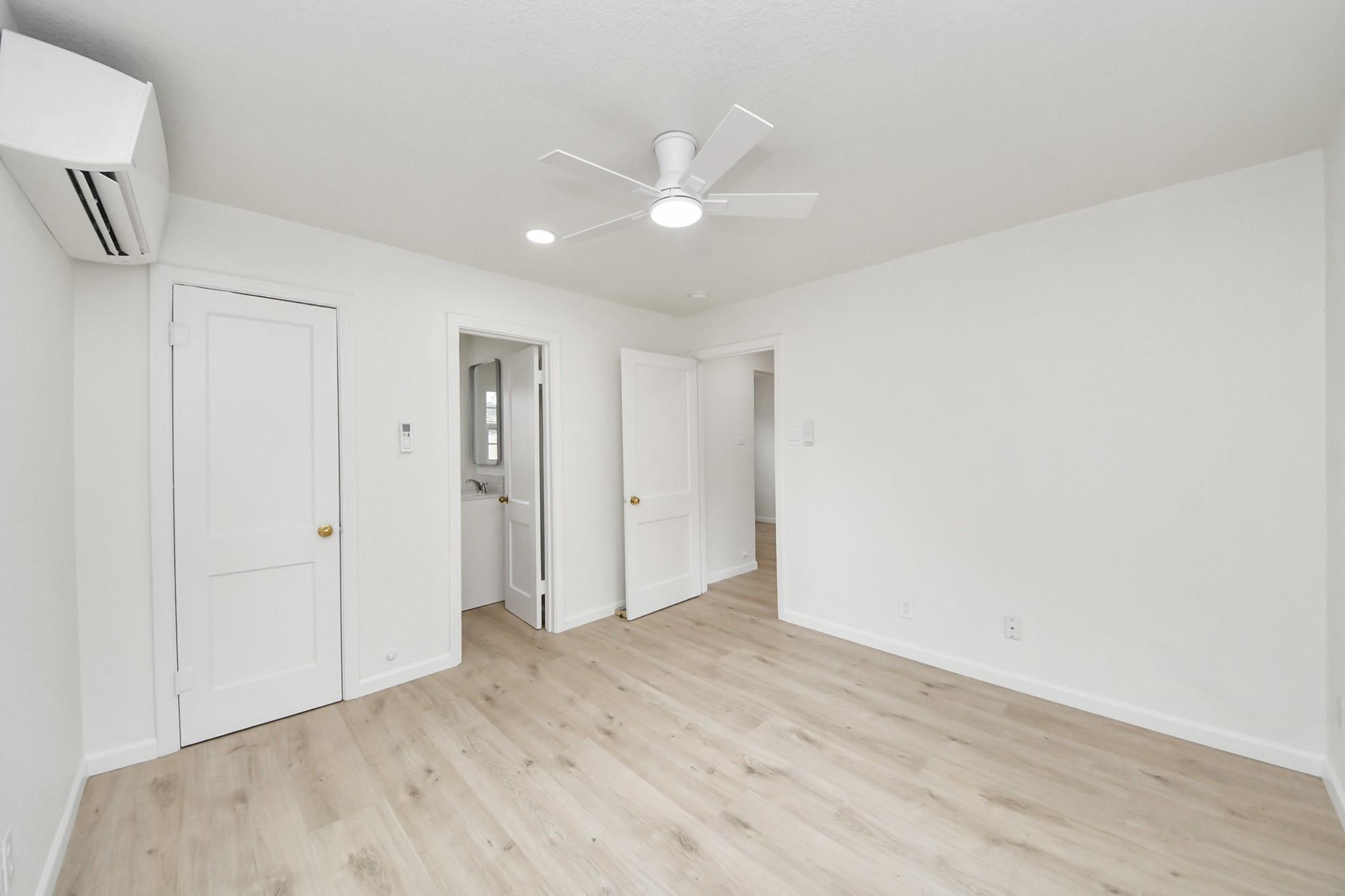Houston, Texas, 77006, United States, 5 Bedrooms Bedrooms, ,4 BathroomsBathrooms,Residential,Active,2051995