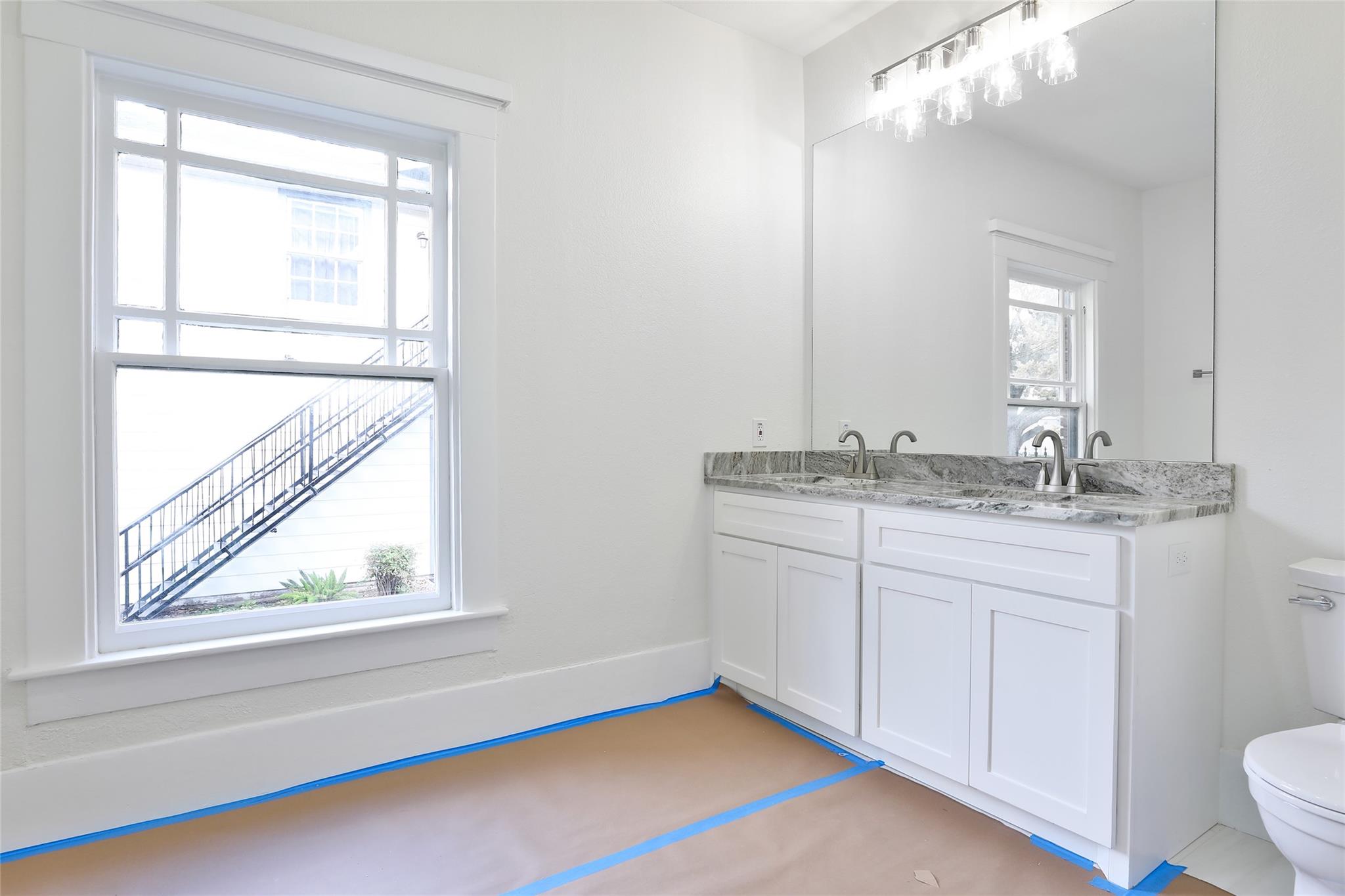 Houston, Texas, 77006, United States, 5 Bedrooms Bedrooms, ,4 BathroomsBathrooms,Residential,Active,2051995