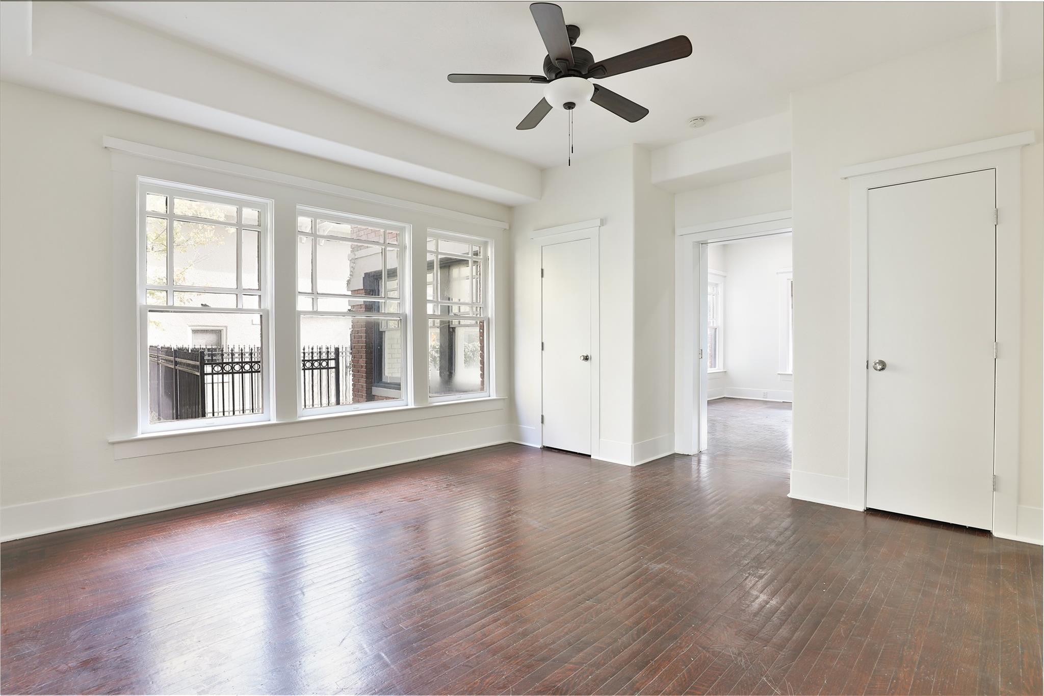 Houston, Texas, 77006, United States, 5 Bedrooms Bedrooms, ,4 BathroomsBathrooms,Residential,Active,2051995