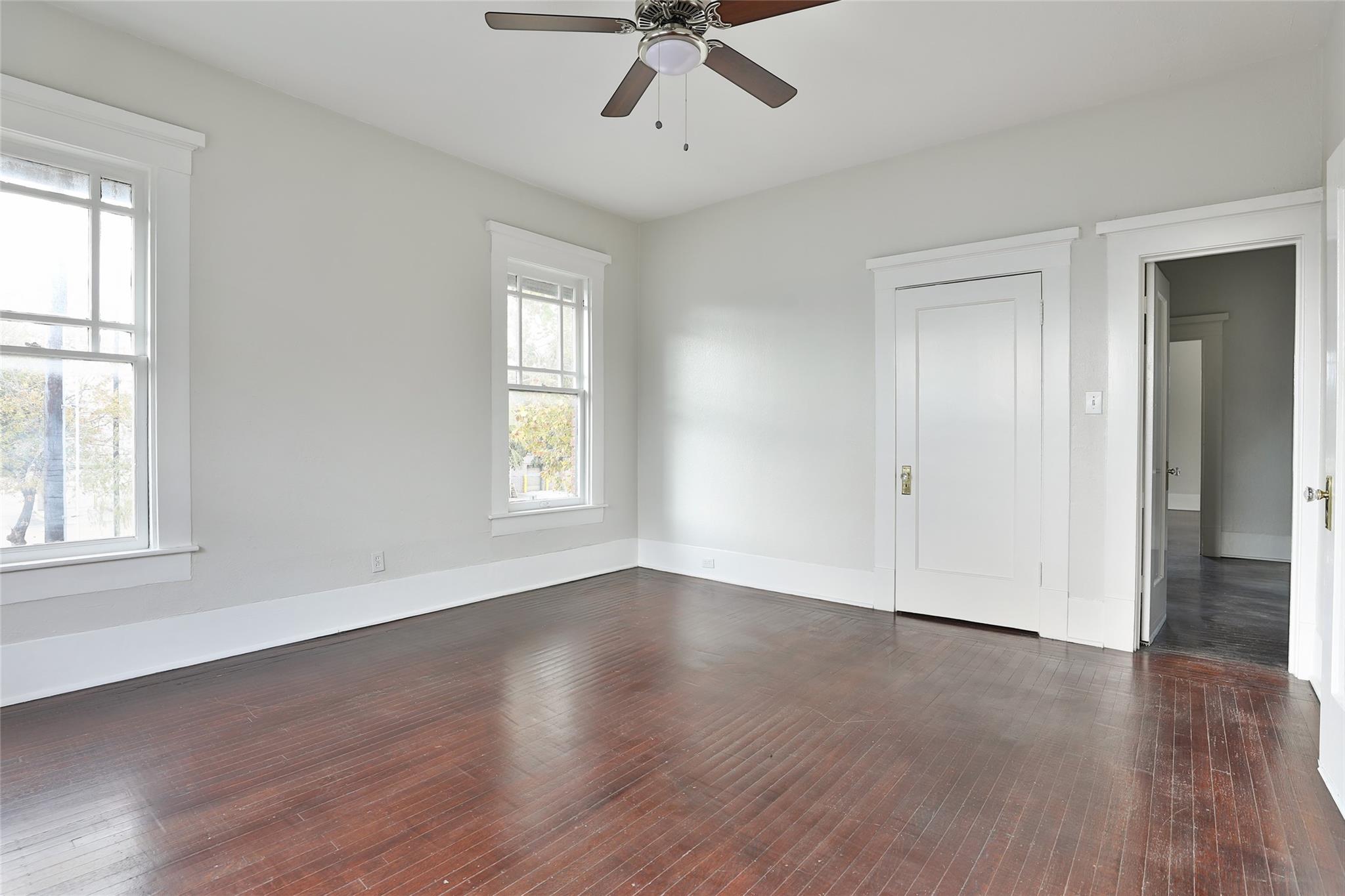 Houston, Texas, 77006, United States, 5 Bedrooms Bedrooms, ,4 BathroomsBathrooms,Residential,Active,2051995