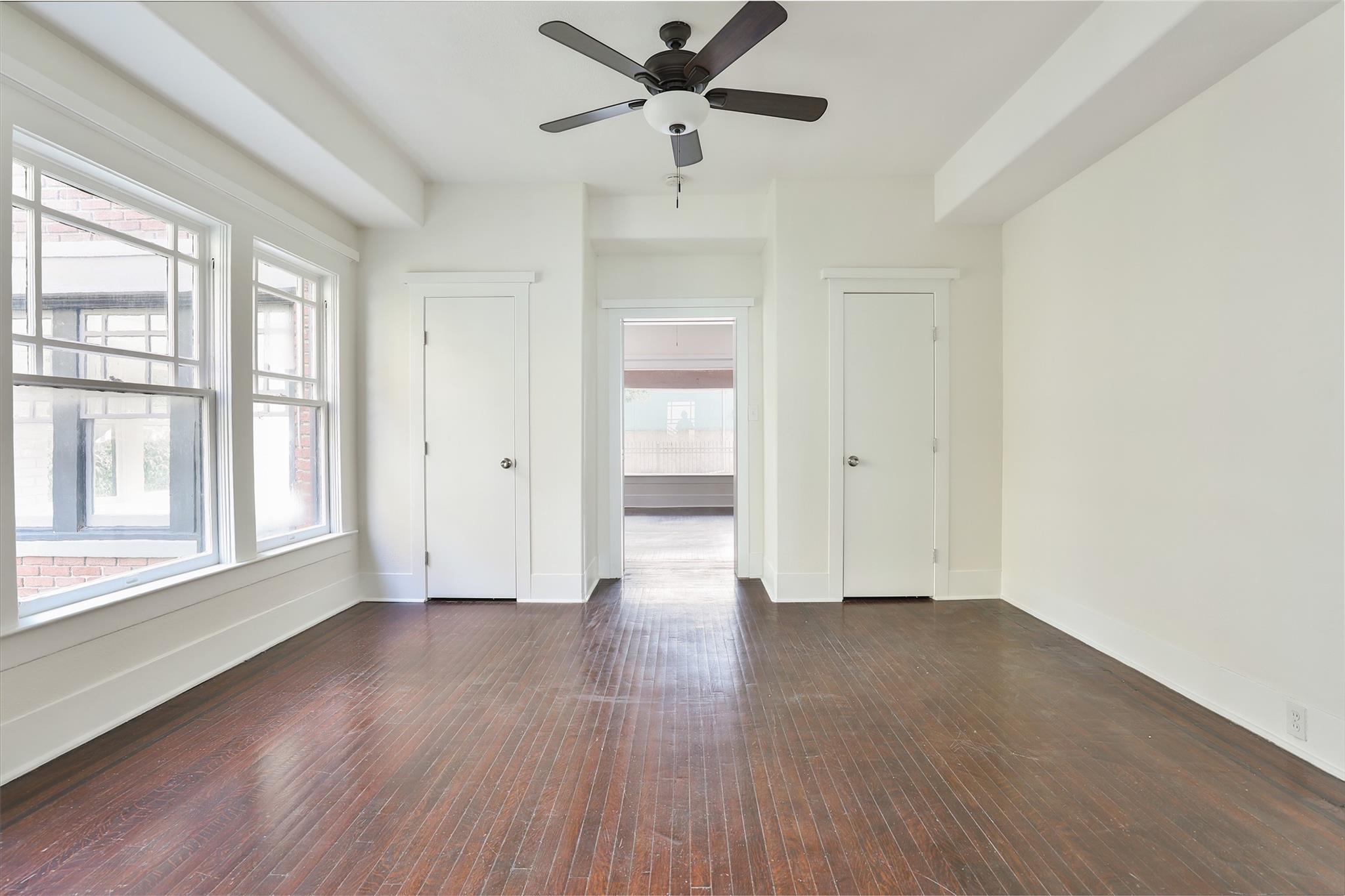 Houston, Texas, 77006, United States, 5 Bedrooms Bedrooms, ,4 BathroomsBathrooms,Residential,Active,2051995