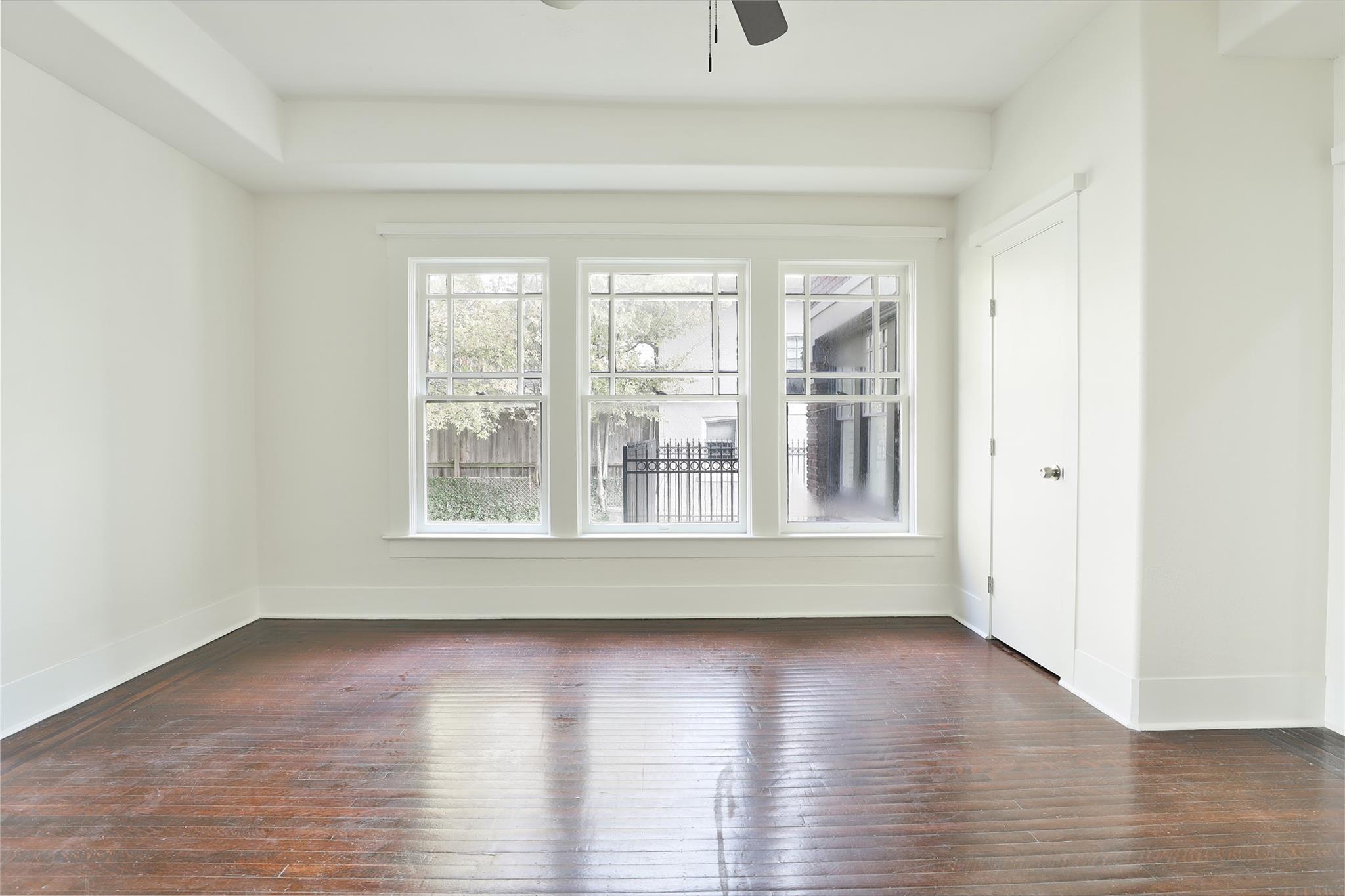 Houston, Texas, 77006, United States, 5 Bedrooms Bedrooms, ,4 BathroomsBathrooms,Residential,Active,2051995