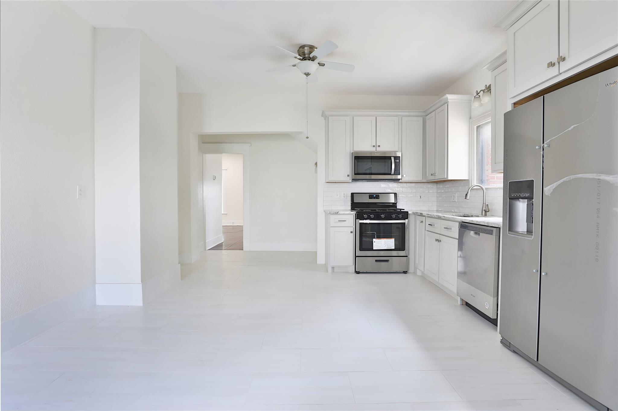 Houston, Texas, 77006, United States, 5 Bedrooms Bedrooms, ,4 BathroomsBathrooms,Residential,Active,2051995