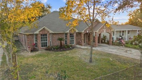 Photo of 10206 Norvic Street, Houston, TX 77029 (MLS # 39676976)