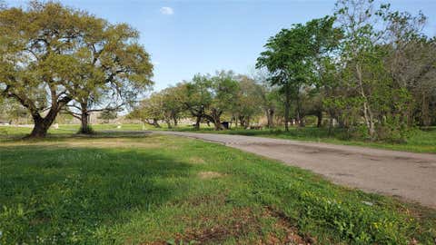 Photo of 108 Country Oaks Street, Brazoria, TX 77422 (MLS # 27775057)
