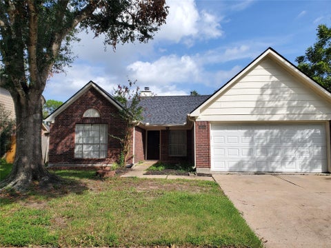 Photo of 2215 Lady Leslie Lane, Pearland, TX 77581 (MLS # 43488725)