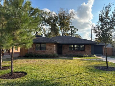 2223 Hialeah Drive Houston TX 77018