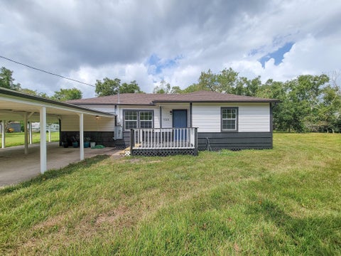 Photo of 725 Cahill Road, Angleton, TX 77515 (MLS # 44154372)