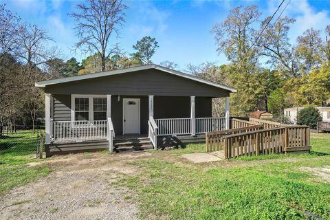 Photo of 14203 E Ravine Run, Willis, TX 77318 (MLS # 84798878)