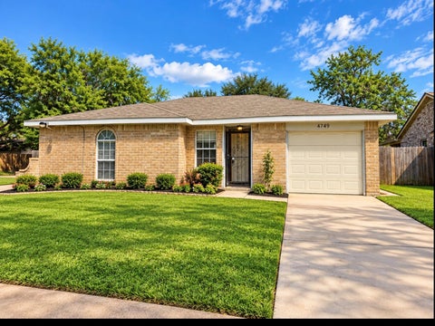 Photo of 4749 E Ridge Creek Drive, Houston, TX 77053 (MLS # 3858632)