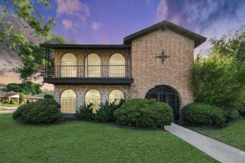 Photo of 12203 Wrenthorpe Drive, Houston, TX 77031 (MLS # 72914146)