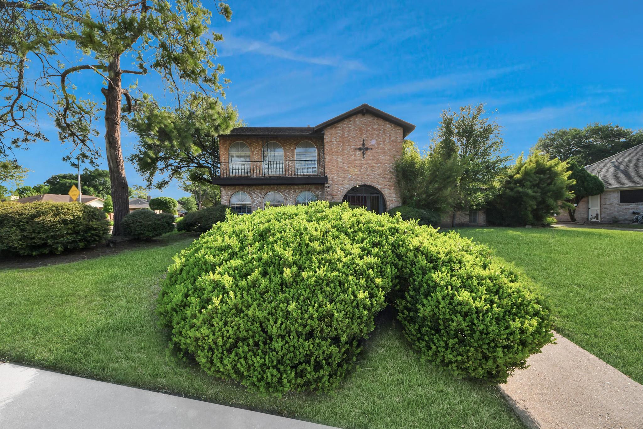 12203 Wrenthorpe Drive