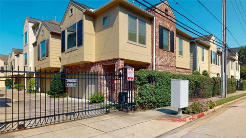 Photo of 3826 Center Street, Houston, TX 77007 (MLS # 31288773)