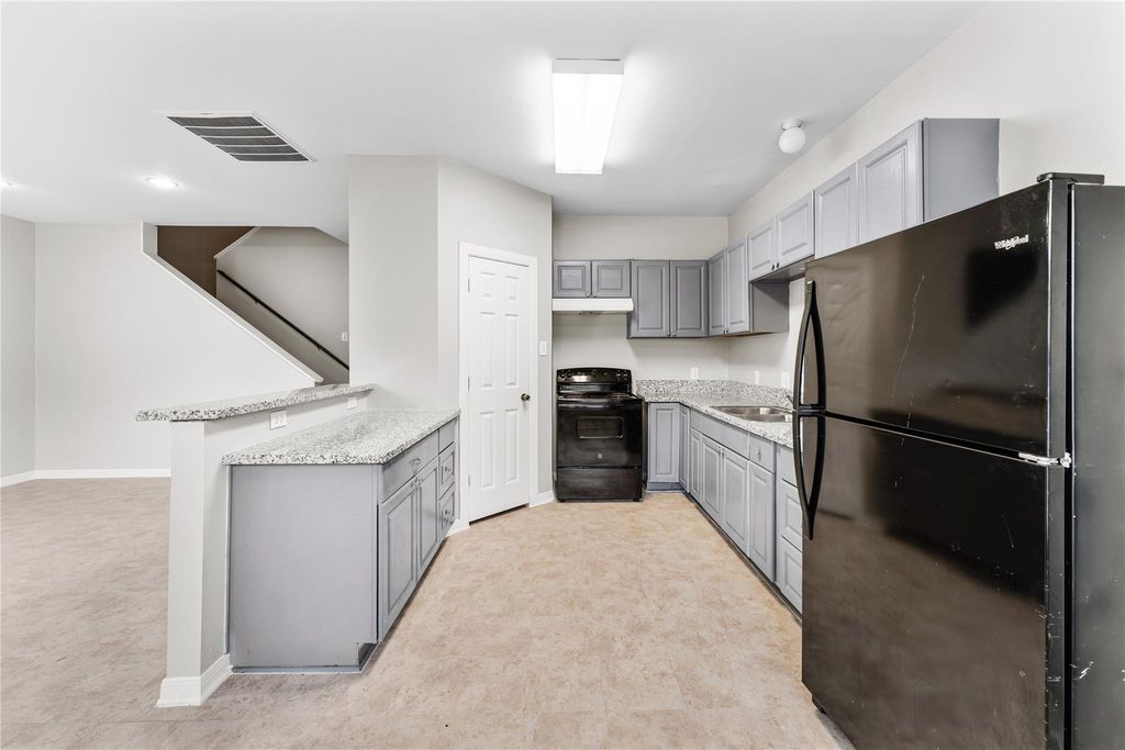 Photo of 9610 Buffum Street #B, Houston, TX 77051 (MLS # 27991298)