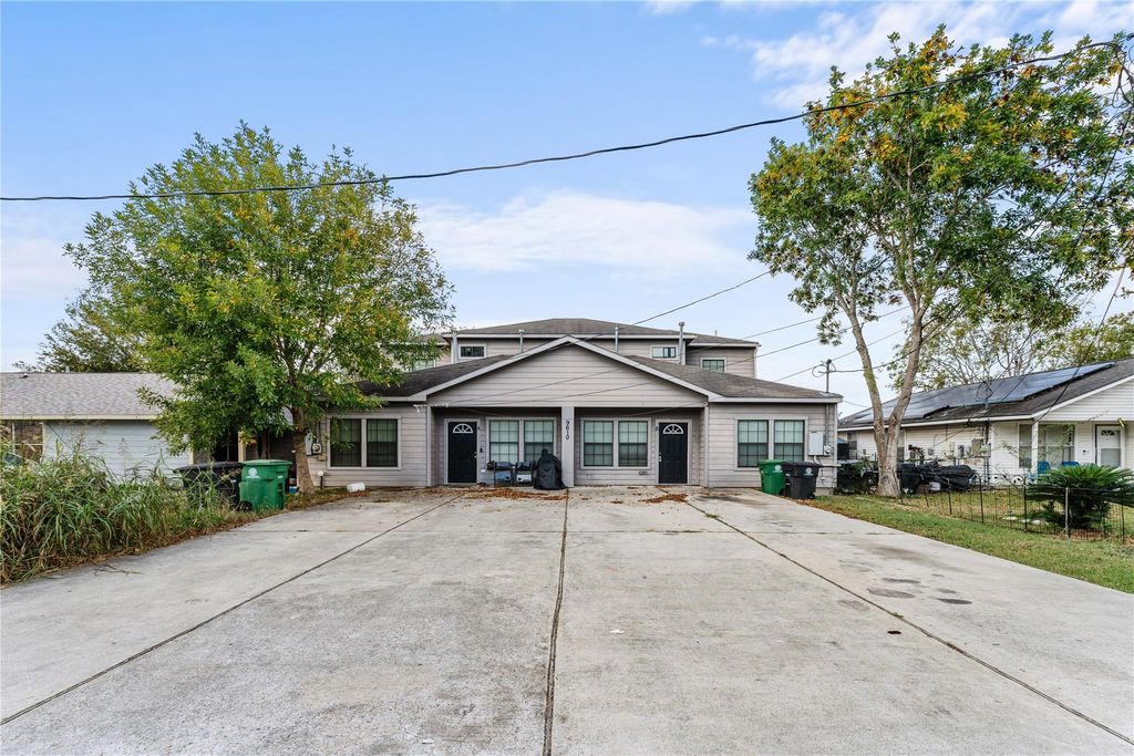 Photo of 9610 Buffum Street #B, Houston, TX 77051 (MLS # 27991298)