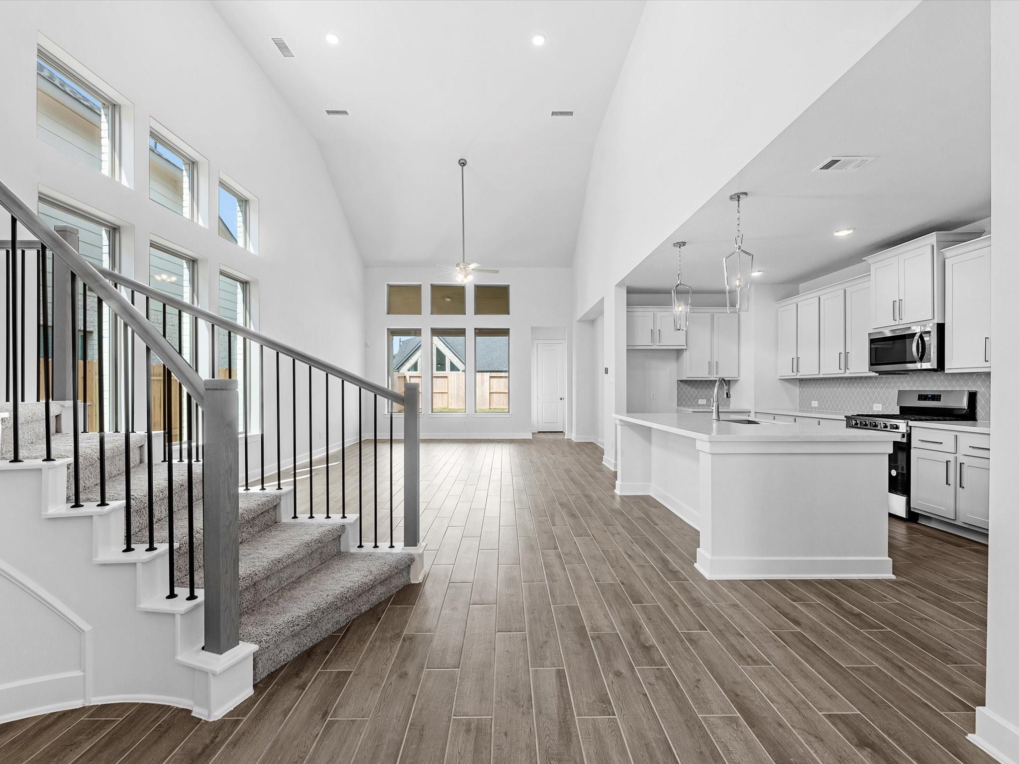 1207 Luna Drive