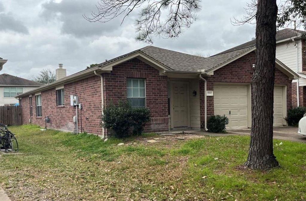 Photo of 17414 S Summit Canyon Drive, Houston, TX 77095 (MLS # 37711149)