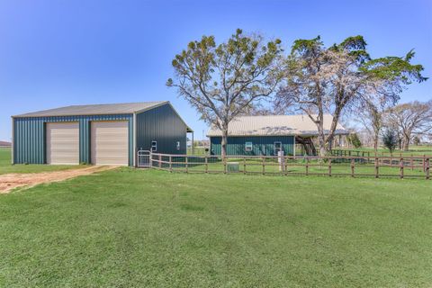 Photo of 3792 County Road 305, Buffalo, TX 75831 (MLS # 22620364)
