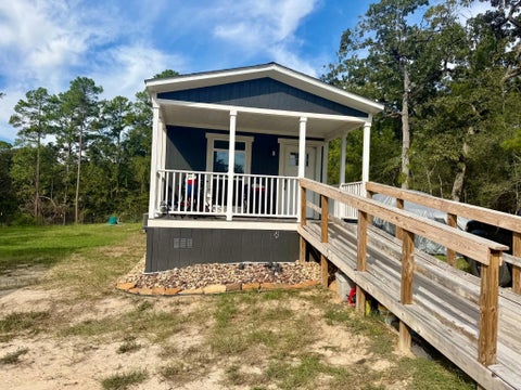 Photo of 1151 Lakeside Drive, Huntsville, TX 77320 (MLS # 5629662)