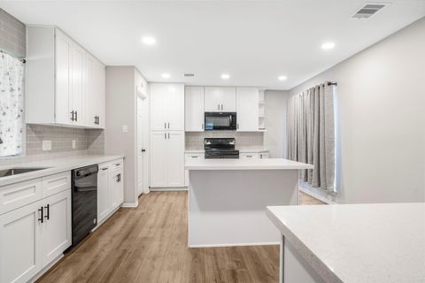 Photo of 3206 Knoll Manor Drive, Kingwood, TX 77345 (MLS # 25251186)